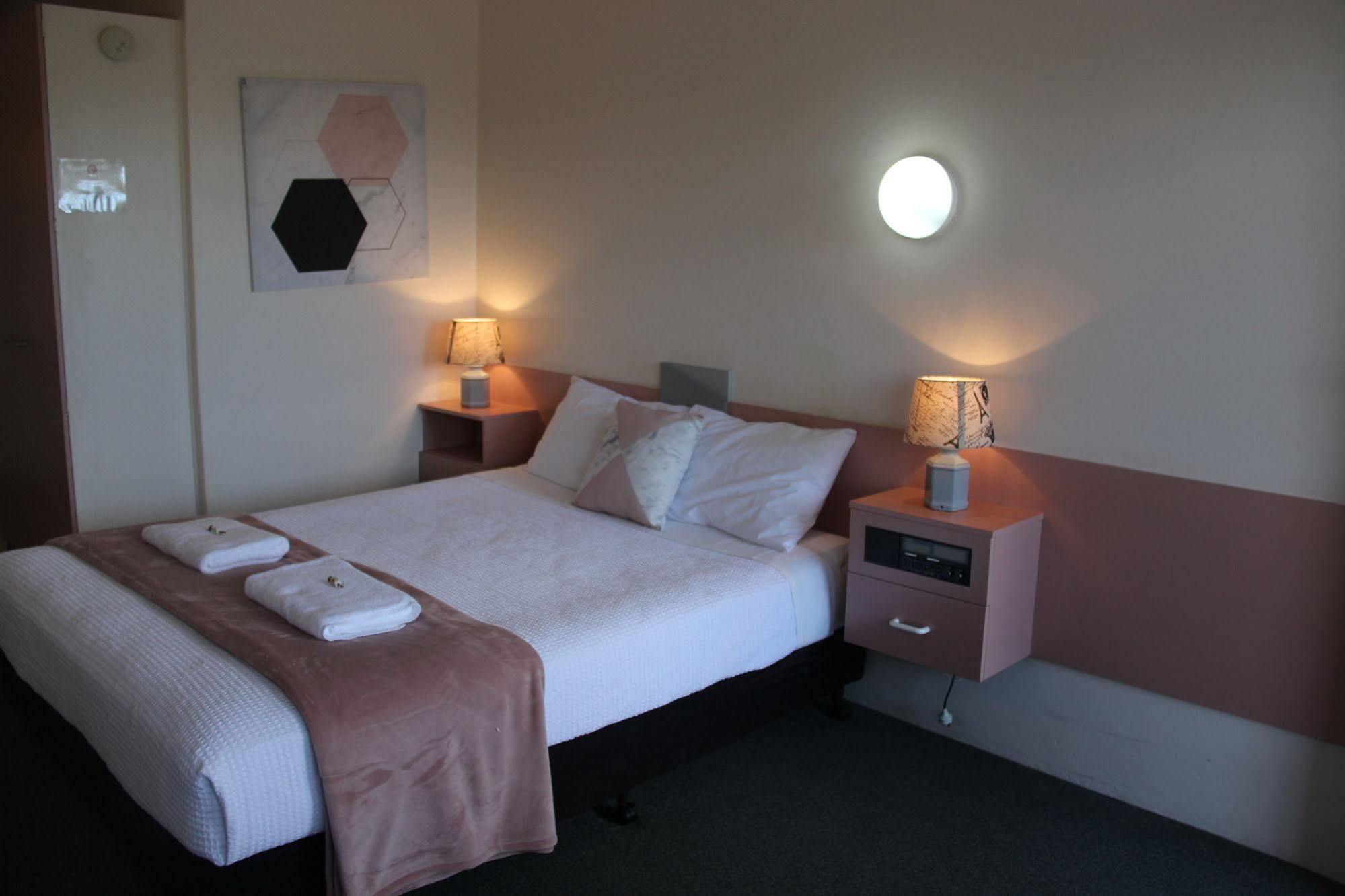 Caloundra Suncourt Motel Exteriör bild