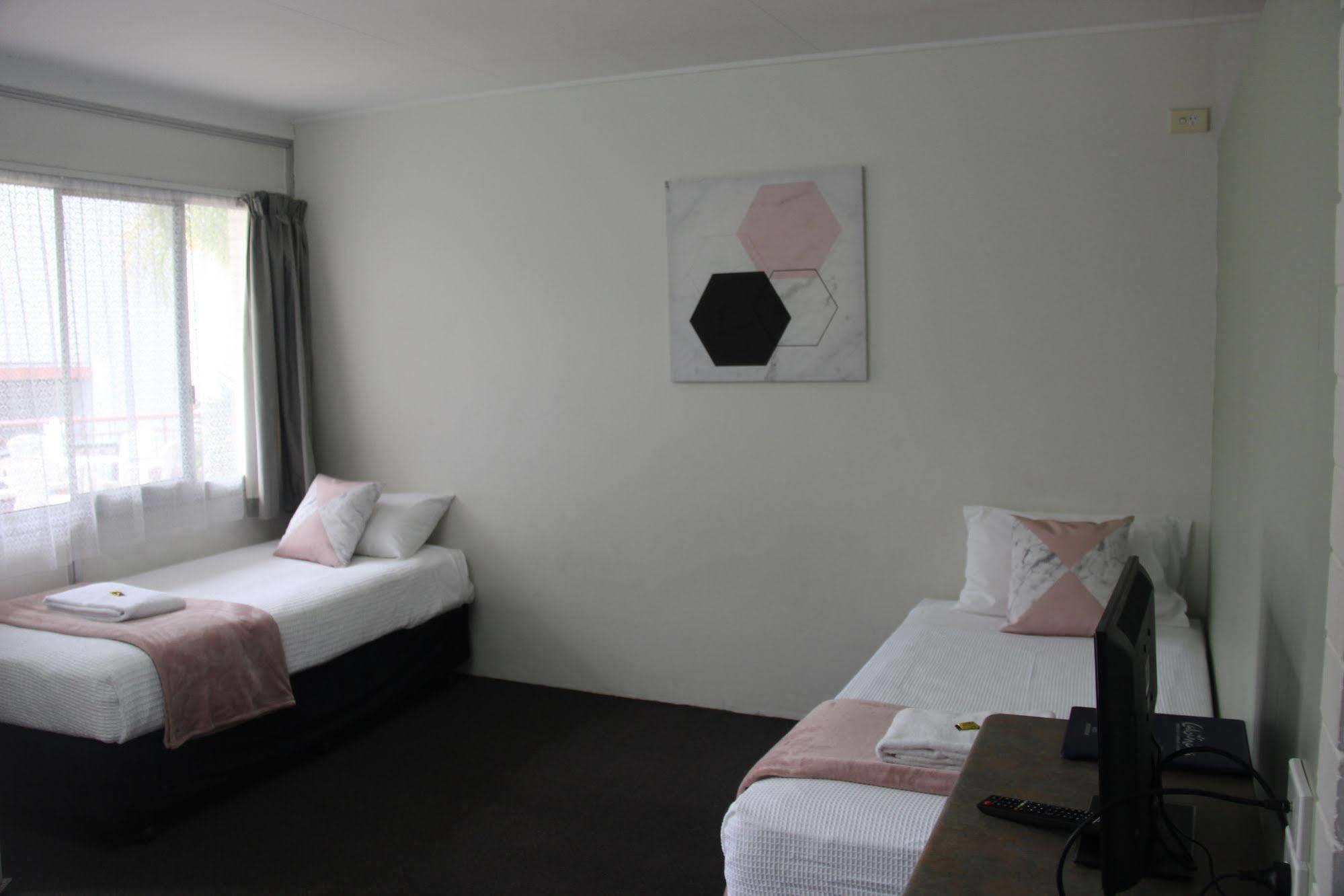 Caloundra Suncourt Motel Exteriör bild
