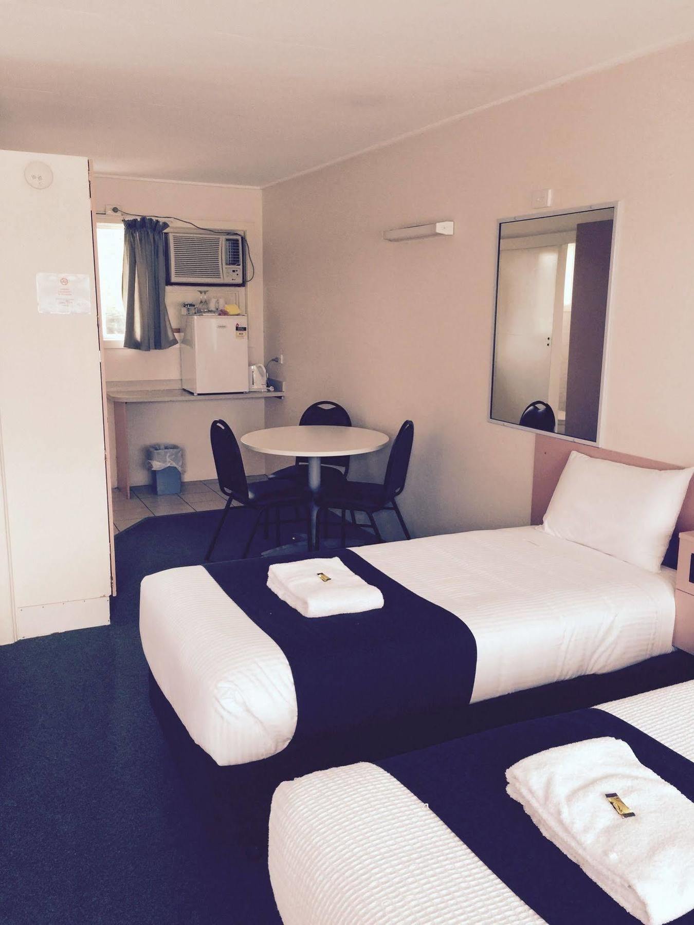 Caloundra Suncourt Motel Exteriör bild