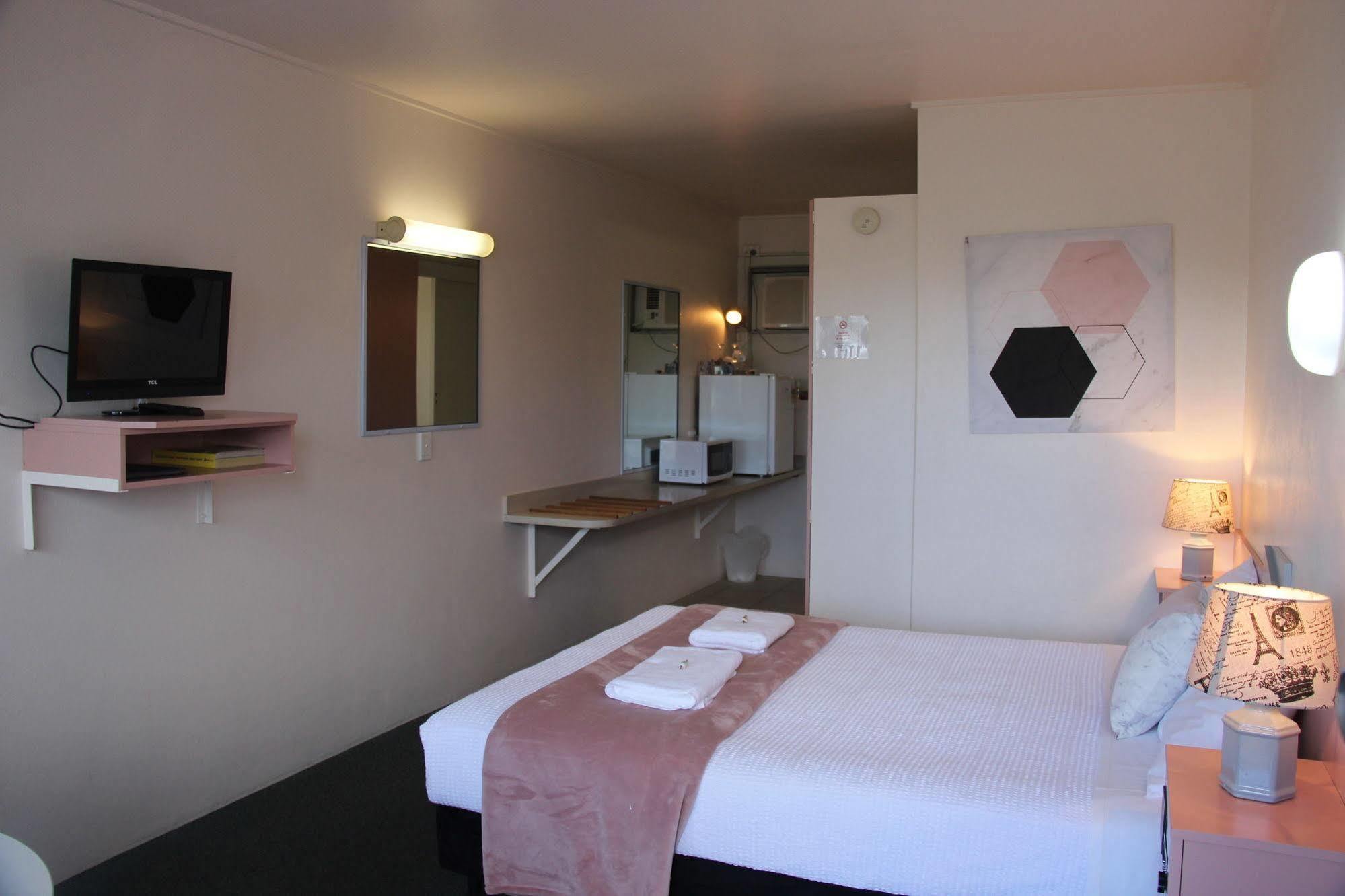 Caloundra Suncourt Motel Exteriör bild
